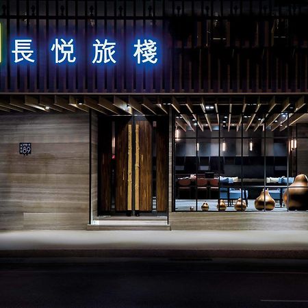Changyu Hotel Tainan Bagian luar foto