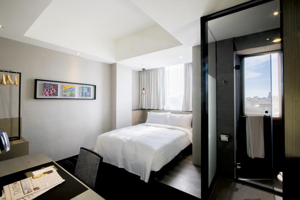 Changyu Hotel Tainan Bagian luar foto