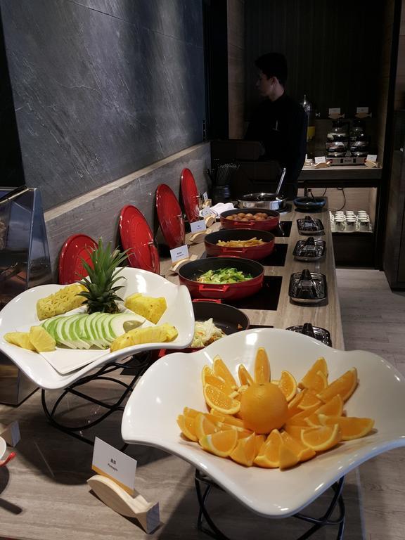 Changyu Hotel Tainan Bagian luar foto