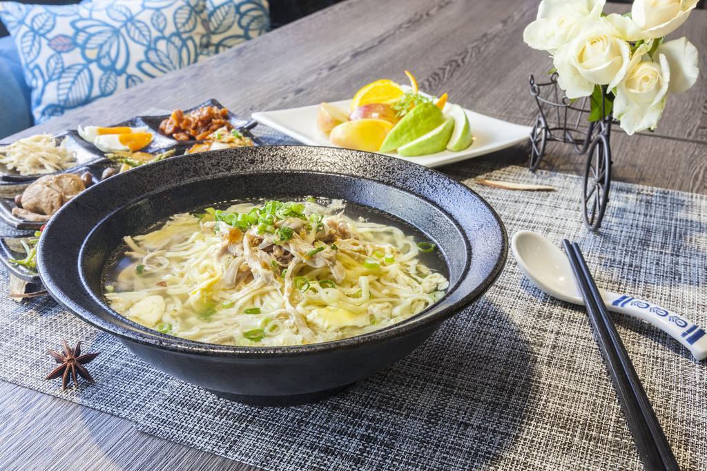 Changyu Hotel Tainan Bagian luar foto