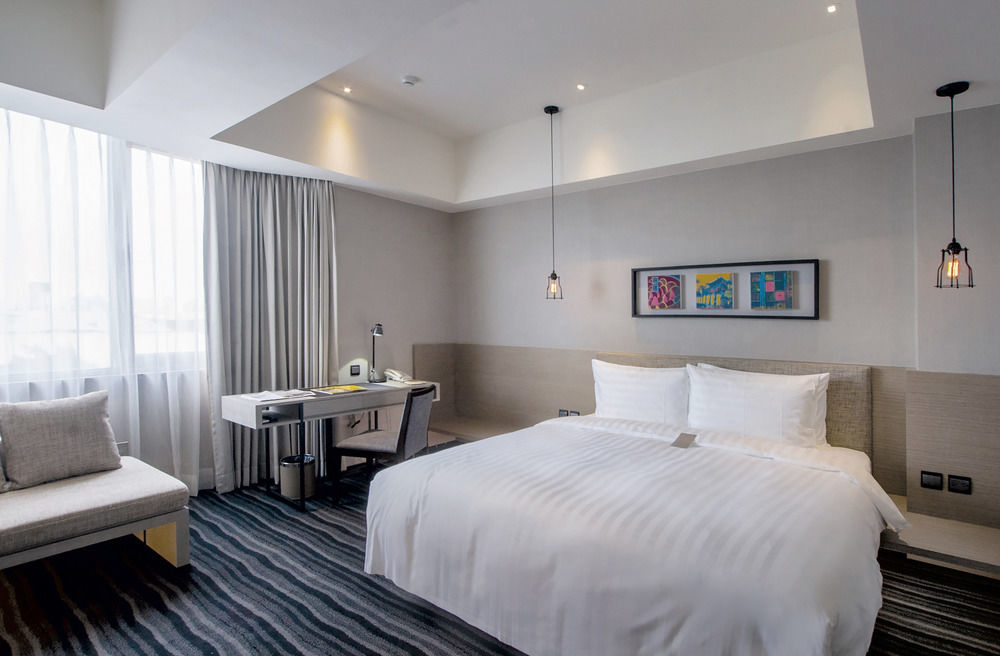 Changyu Hotel Tainan Bagian luar foto