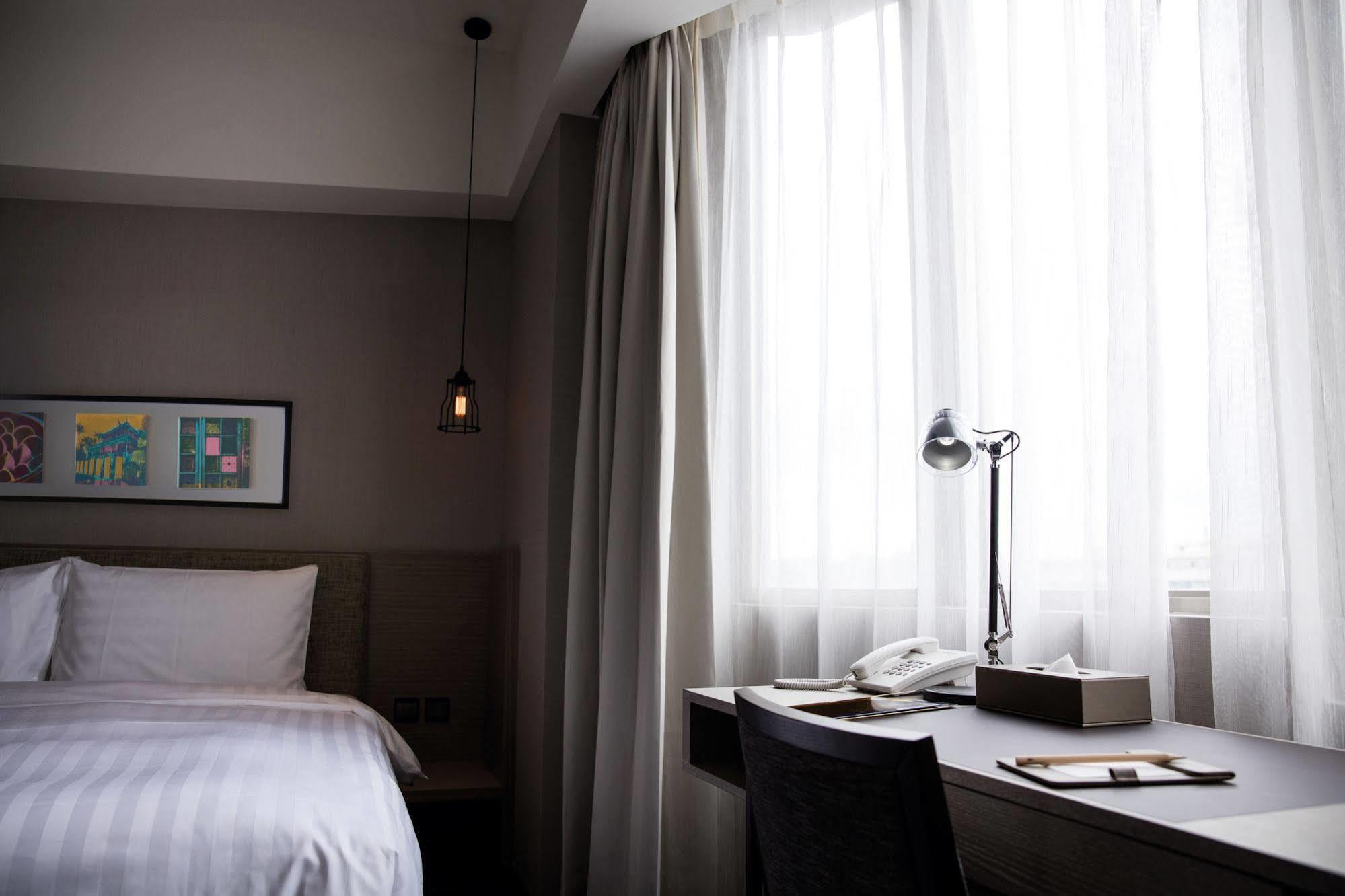 Changyu Hotel Tainan Bagian luar foto