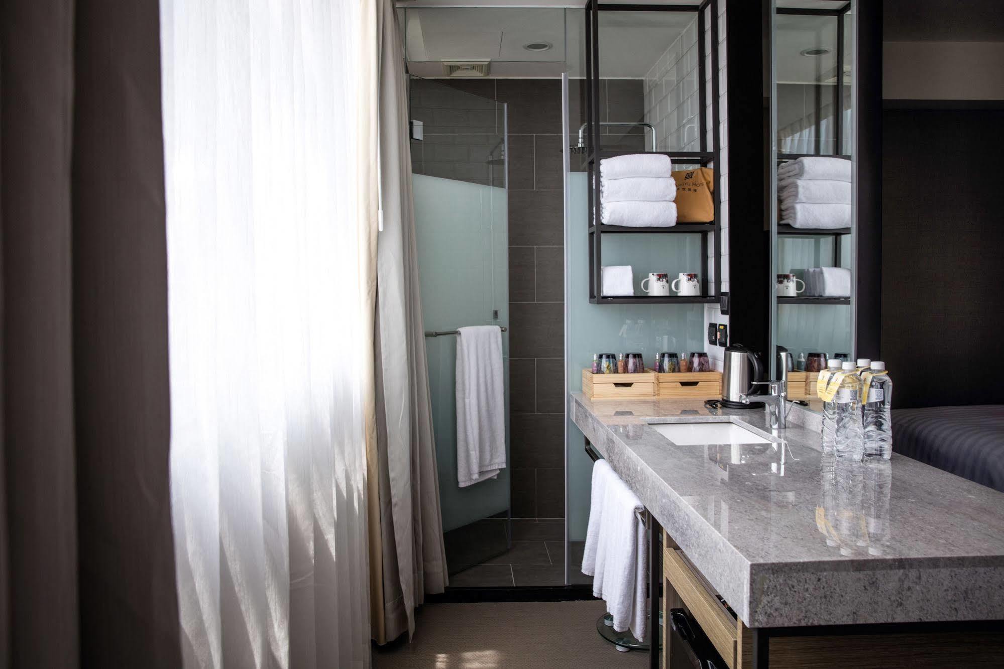 Changyu Hotel Tainan Bagian luar foto