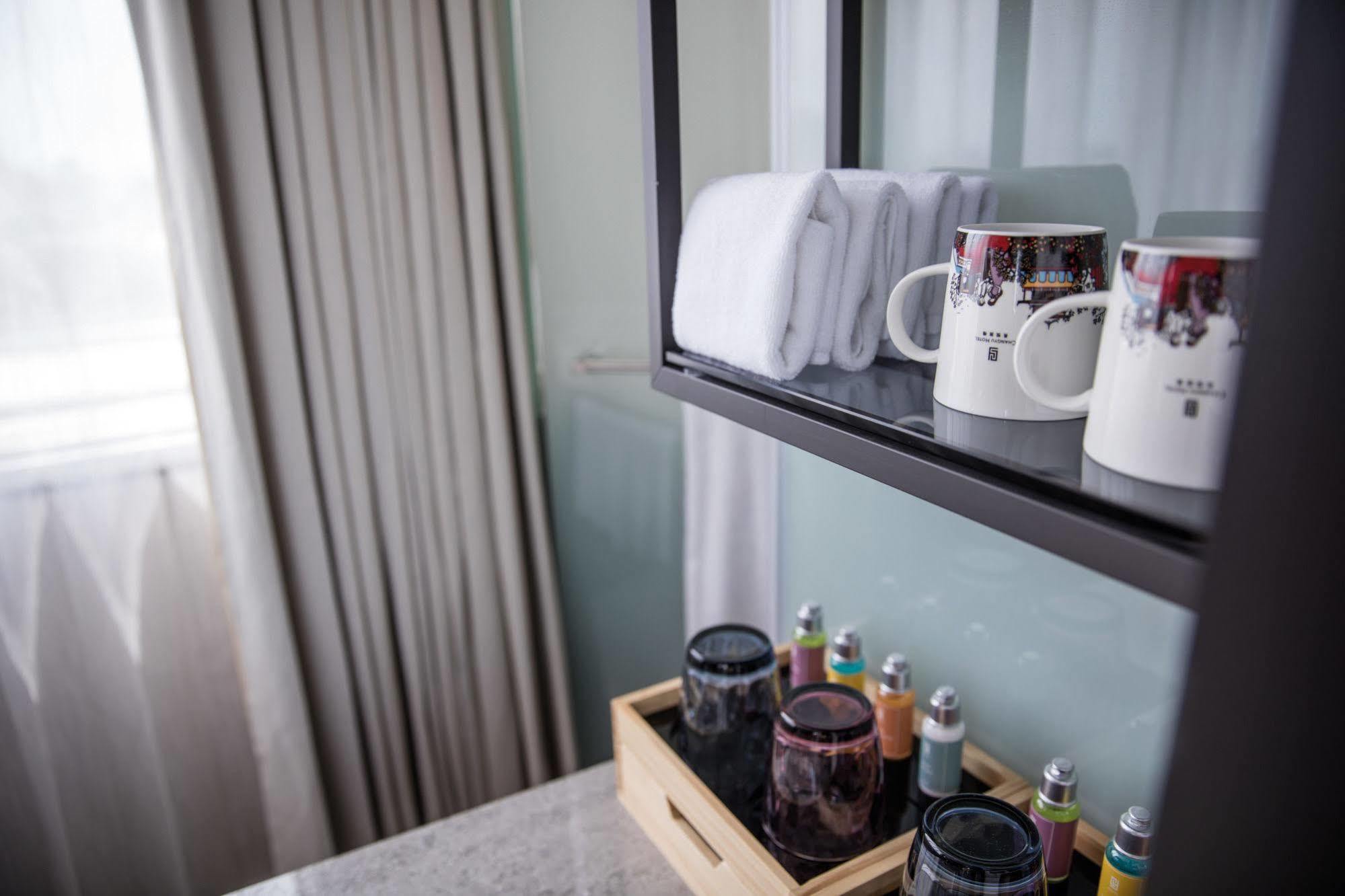 Changyu Hotel Tainan Bagian luar foto